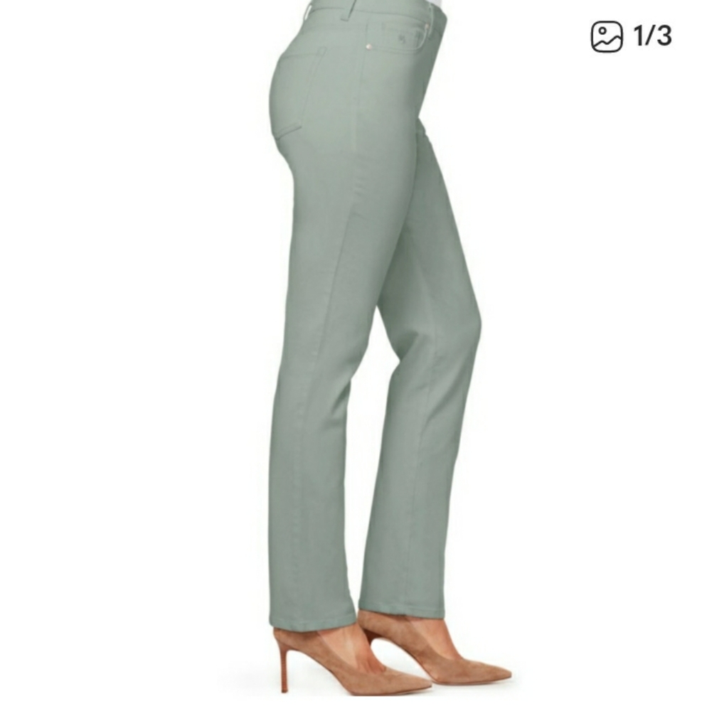Gloria Vanderbilt Light Green Sage Amanda Straight Leg Jeans Size 8 Short